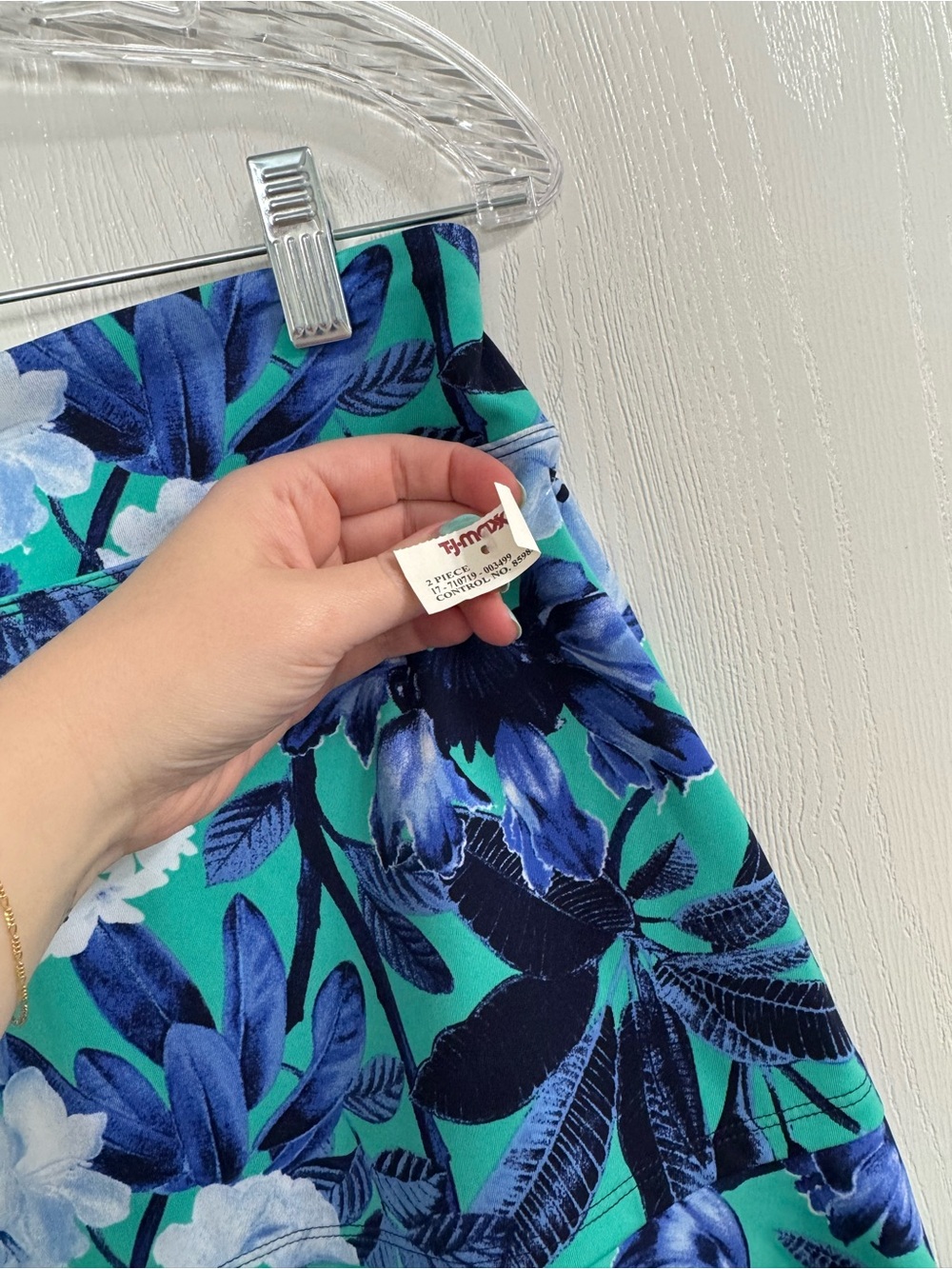 3/$10 NWT Tommy Bahama Skort - Picture 3 of 5